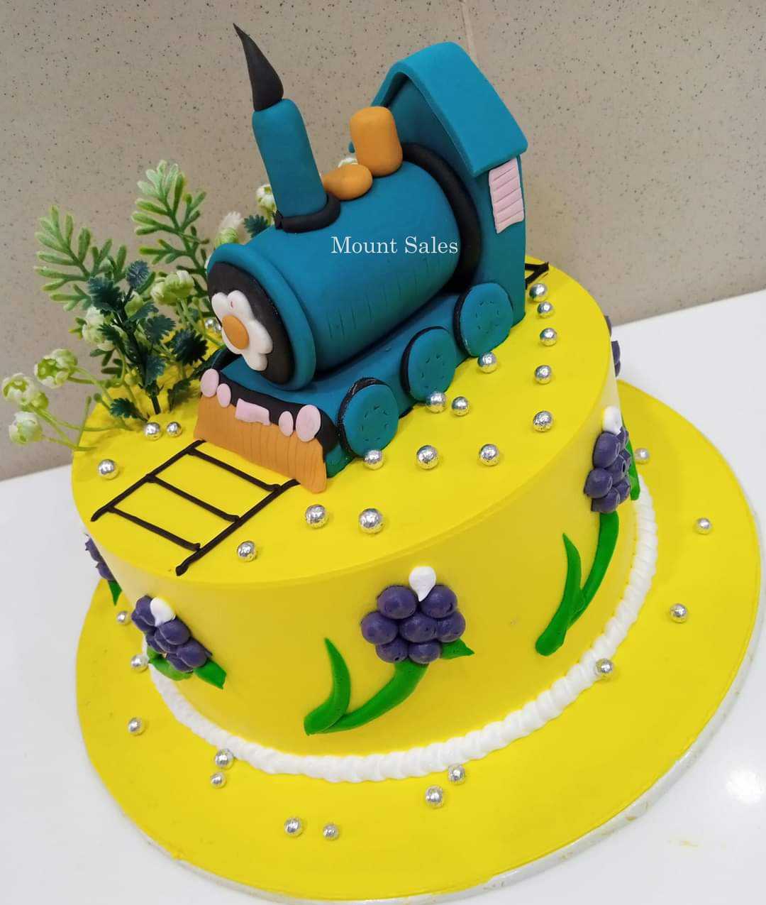 Premium RED N White Velvet Cake